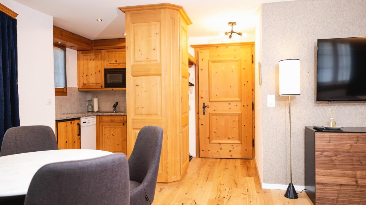 Wunderstay Alpine 3 Chic Studio Central Location Клостерс Екстериор снимка